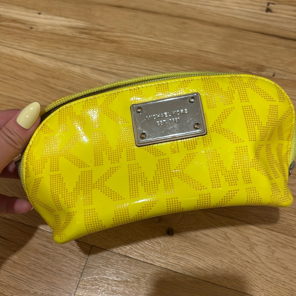 Michael Kors Cosmetic Bag yellow
